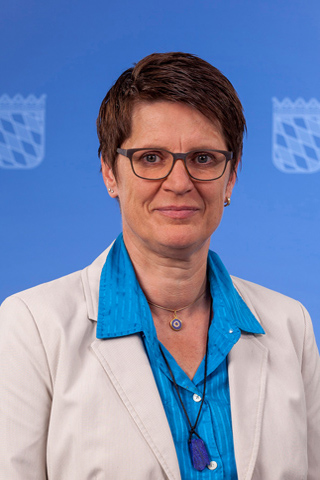 Frau Dr. Thielen